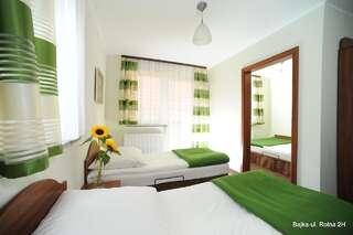 Отели типа «постель и завтрак» Noclegi-Bajka Устроне-Морске Апартаменты с 2 спальнями-1