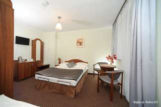 Отели типа «постель и завтрак» Noclegi-Bajka Устроне-Морске Трехместный номер с балконом-9