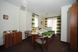Отели типа «постель и завтрак» Noclegi-Bajka Устроне-Морске Апартаменты с 2 спальнями-18